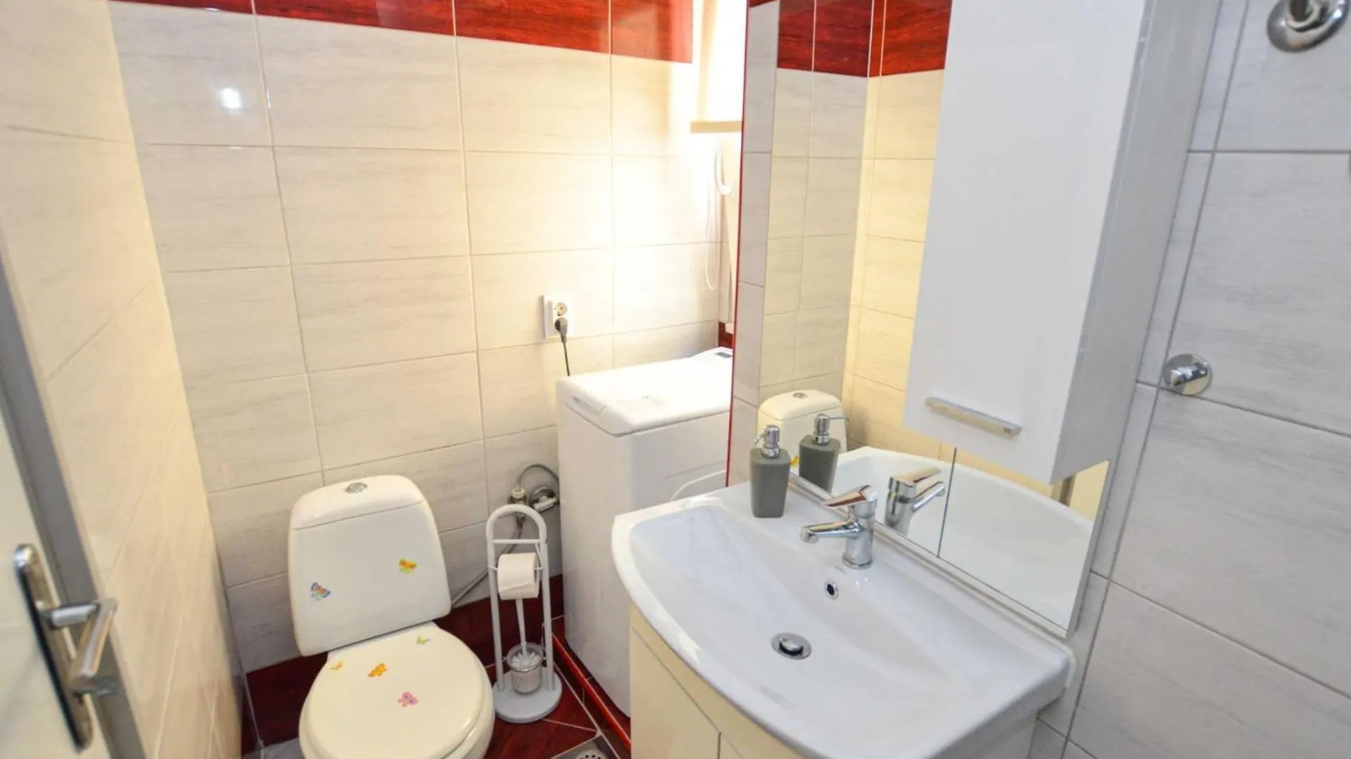 Charming Studio In The Heart Of Rovinj, Steps From Carera Street Apartment